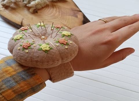 تصویر 2 از جا سوزن نمدی با طراحی زیبا و خلاق